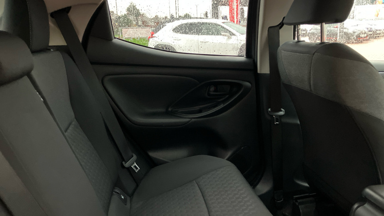 Toyota Yaris 1.5 Hybrid Design 5dr CVT Hybrid Hatchback